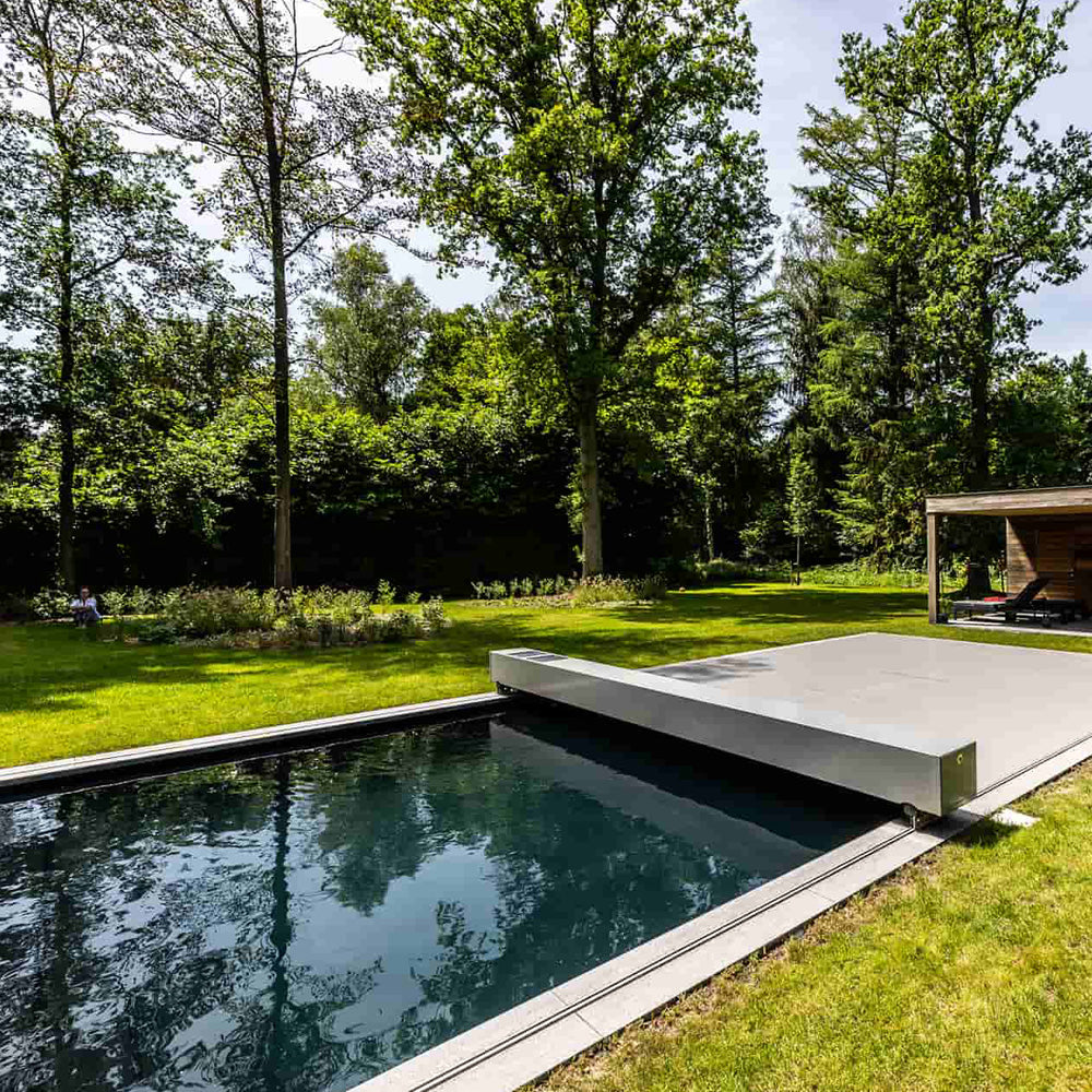 Coverseal poolskydd över pool
